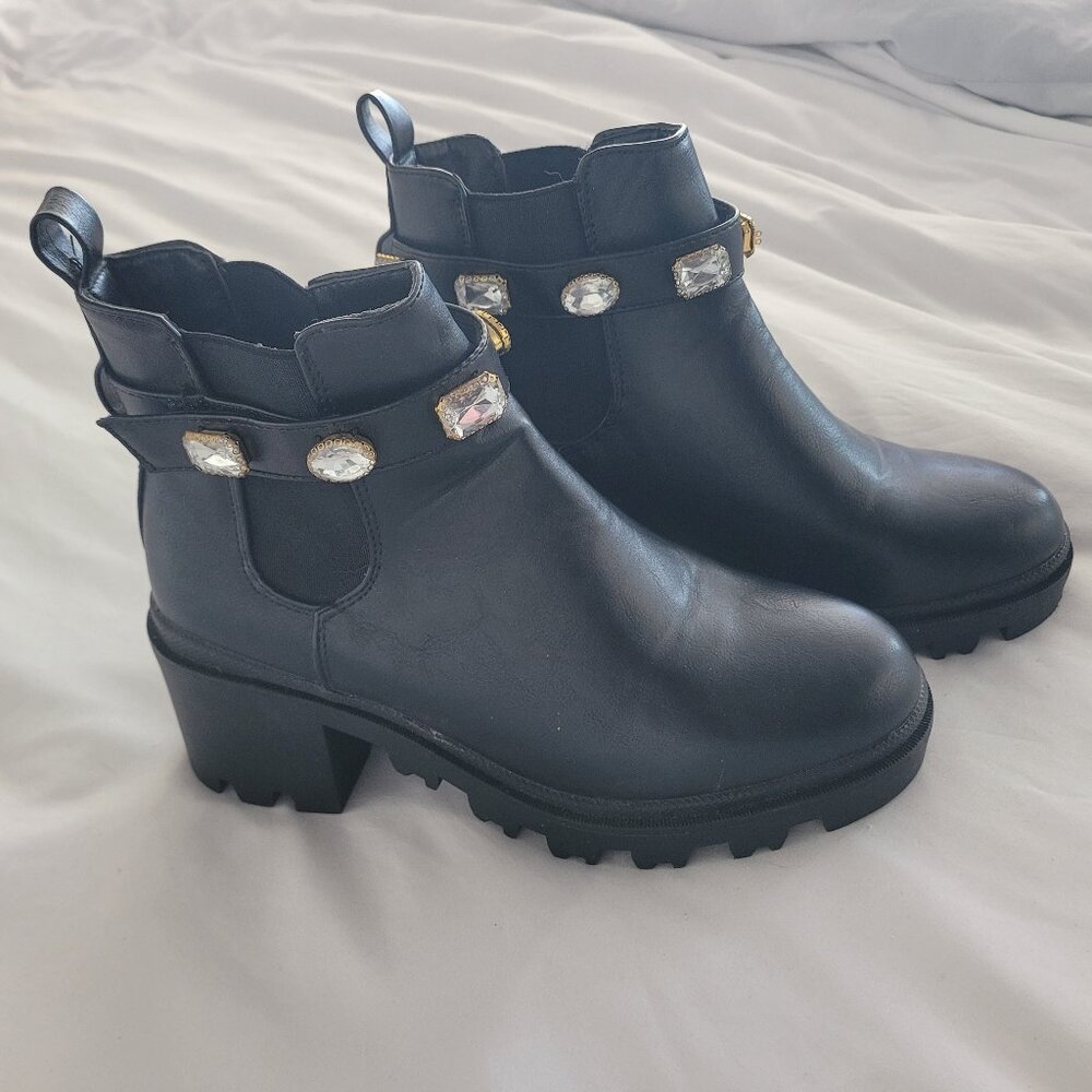 Nicole Miller Boot with gems Size 7 Women